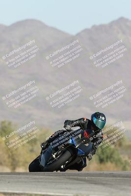 media/Dec-01-2025-Moto Forza (Mon) [[2daa91e15f]]/2-Intermediate Group/Session 2 Turn 9 Entry/